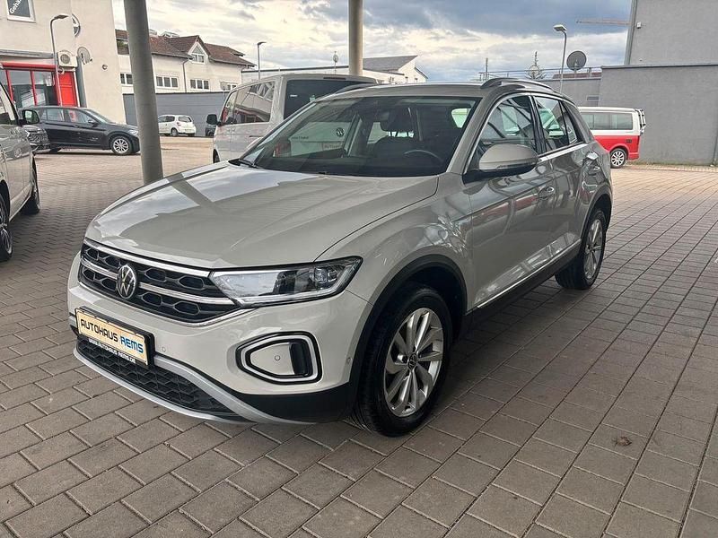 Gebraucht VW T-Roc 150 PS (110 kW) 2023 Ascotgrau SUV