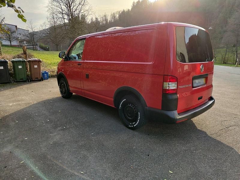 Gebraucht VW Transporter 84 PS (61 kW) 2014 Rot Van