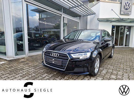 Brillantschwarz Gebraucht 2020 Audi A3 Comfort Limousine | 17.480 € (Superpreis) - Bild 1/4