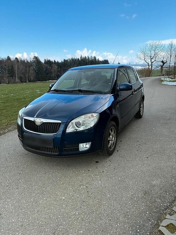 Gebraucht Skoda Fabia 85 PS (62 kW) 2009 Blau Kleinwagen