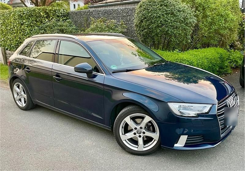 Gebraucht Audi A3 Design 115 PS (84 kW) 2019 Blau Kombi