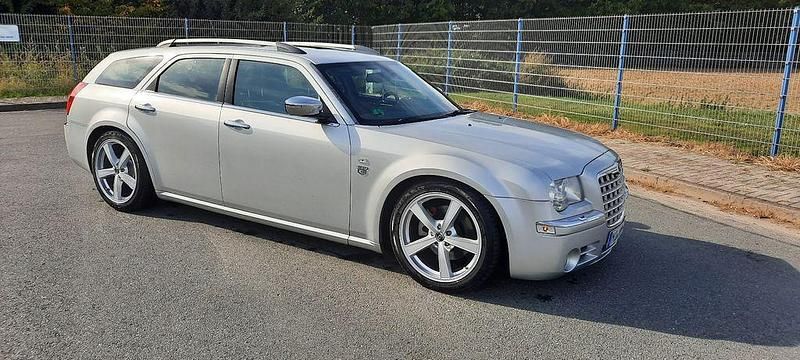 Silber Gebraucht 2010 Chrysler 300C Touring Kombi | 5.100 € (Superpreis) - Bild 1/4