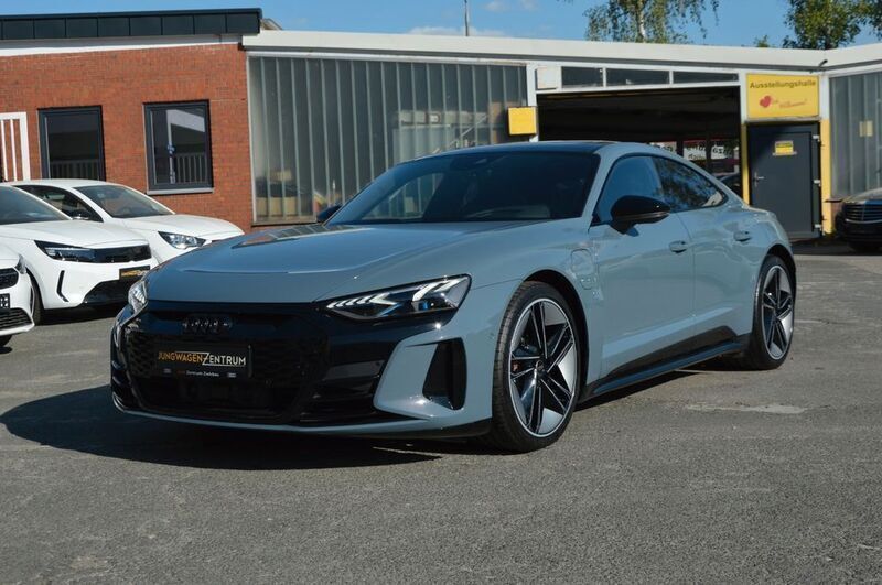 Kemoragrau metallic Gebraucht 2023 Audi RS e-tron GT Sport Limousine | 58.900 € - Bild 1/4