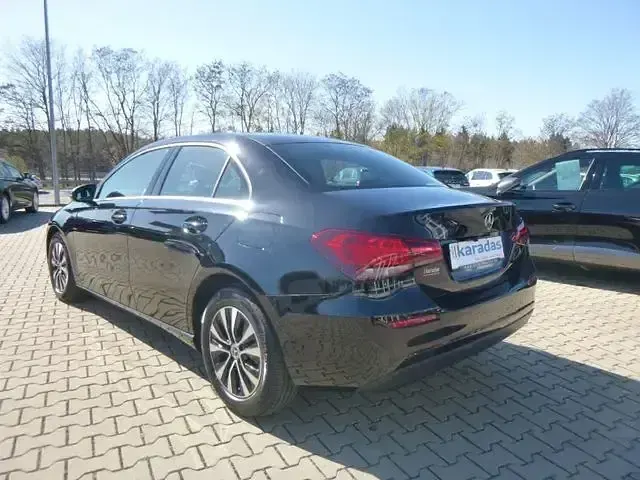 Gebraucht Mercedes 200 150 PS (110 kW) 2023 Schwarz Limousine