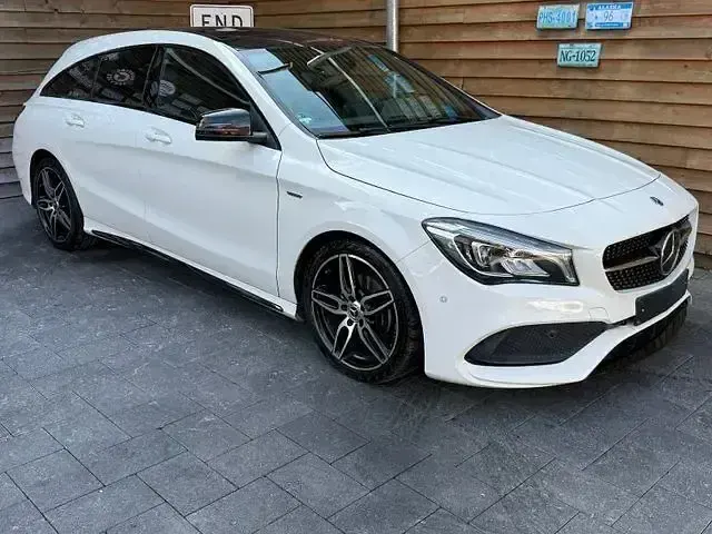 Gebraucht Mercedes CLA180 Shooting Brake AMG 122 PS (89 kW) 2017 Weiß Kombi