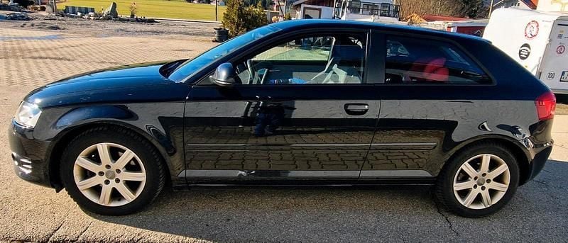 Gebraucht Audi A3 125 PS (91 kW) 2010 Schwarz Kleinwagen