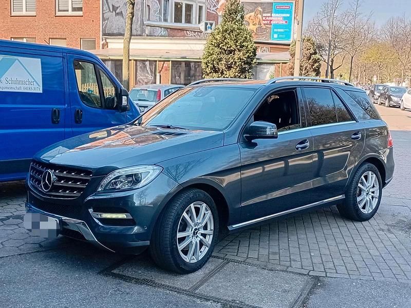 Gebraucht Mercedes ML350 258 PS (189 kW) 2013 Schwarz SUV