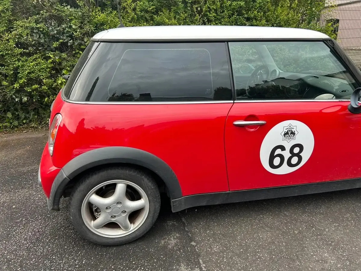 Gebraucht Mini ONE 90 PS (66 kW) 2004 Rot Kleinwagen