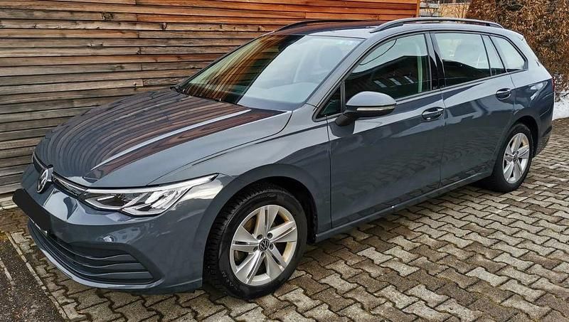 Grau Gebraucht 2021 VW Golf VIII Life Kombi | 15.900 € (Guter Preis) - Bild 1/4