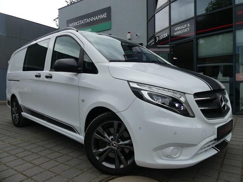 Arktikweiss (metallic) Gebraucht 2019 Mercedes Vito Van / Kleinbus | 32.800 € (Fairer Preis) - Bild 1/4