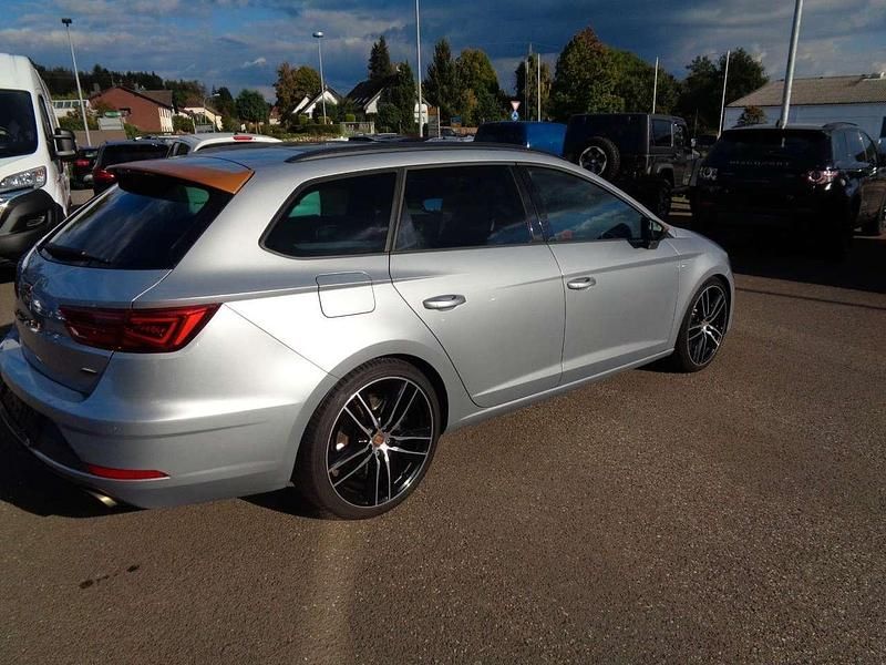 Gebraucht Cupra Leon 300 PS (220 kW) 2020 Florett(urban)silver Kombi