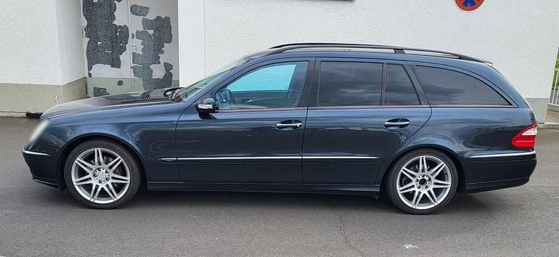 Gebraucht Mercedes E280 Avantgarde 177 PS (130 kW) 2004 Andere farben Kombi