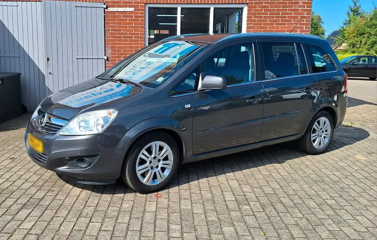 Gebraucht Opel Zafira 150 PS (110 kW) 2010 Grau Van / Kleinbus