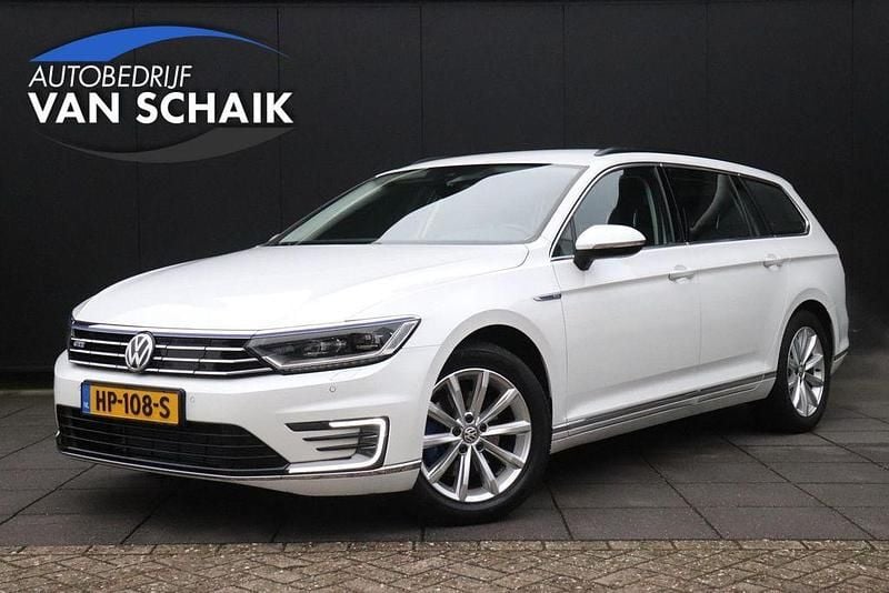 Weiß Gebraucht 2015 VW Passat Highline Kombi | 14.404 € (Fairer Preis) - Bild 1/4