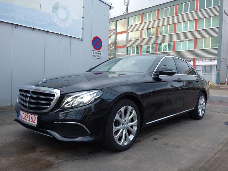Gebraucht Mercedes E350 258 PS (189 kW) 2016 Schwarz Limousine