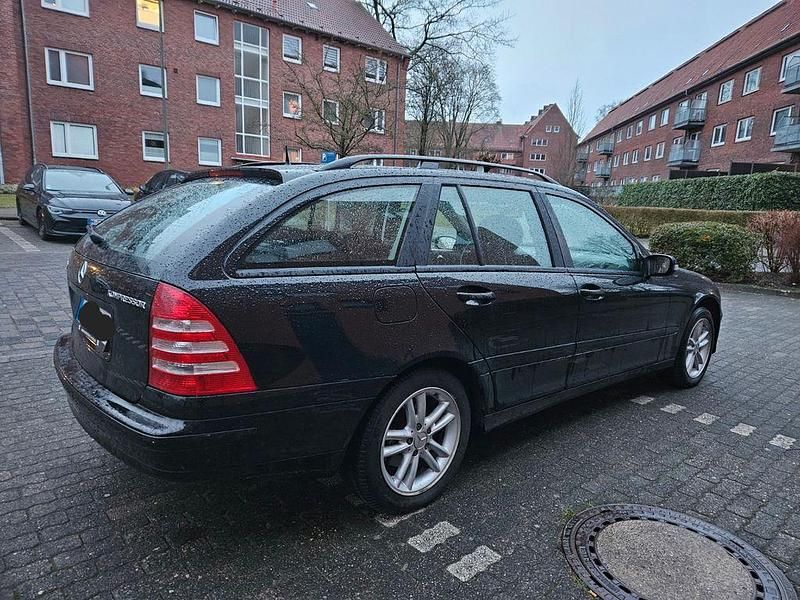 Gebraucht Mercedes C180 143 PS (105 kW) 2006 Schwarz Kombi