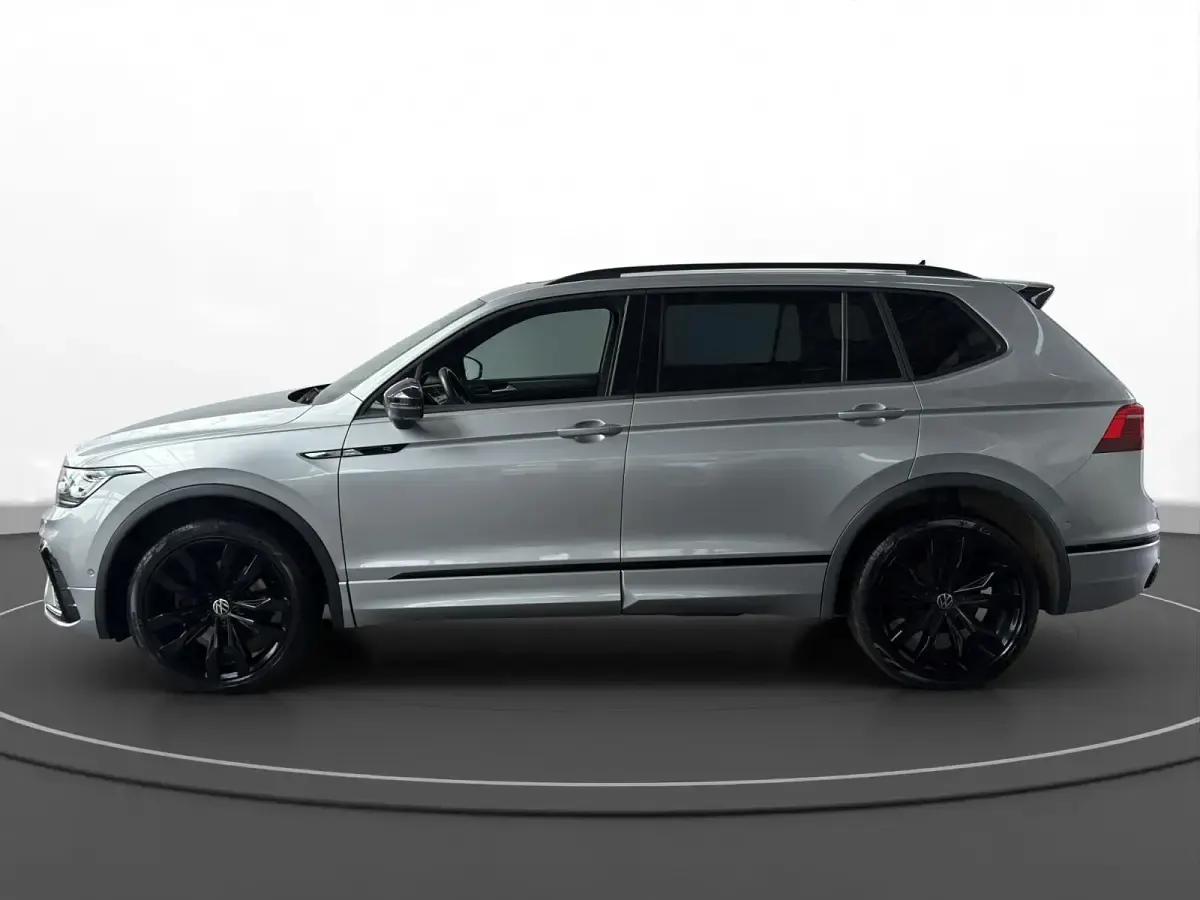 Gebraucht VW Tiguan Allspace R-line 200 PS (147 kW) 2023 Pyritsilber metallic SUV