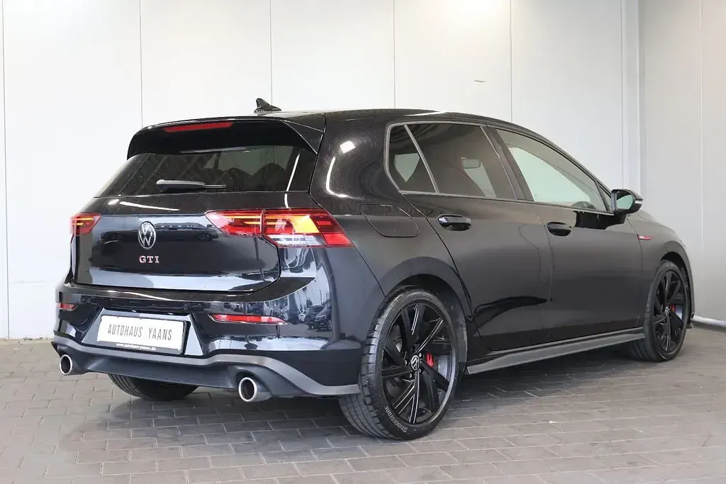 Gebraucht VW Golf VIII GTI 245 PS (180 kW) 2023 Schwarz Limousine