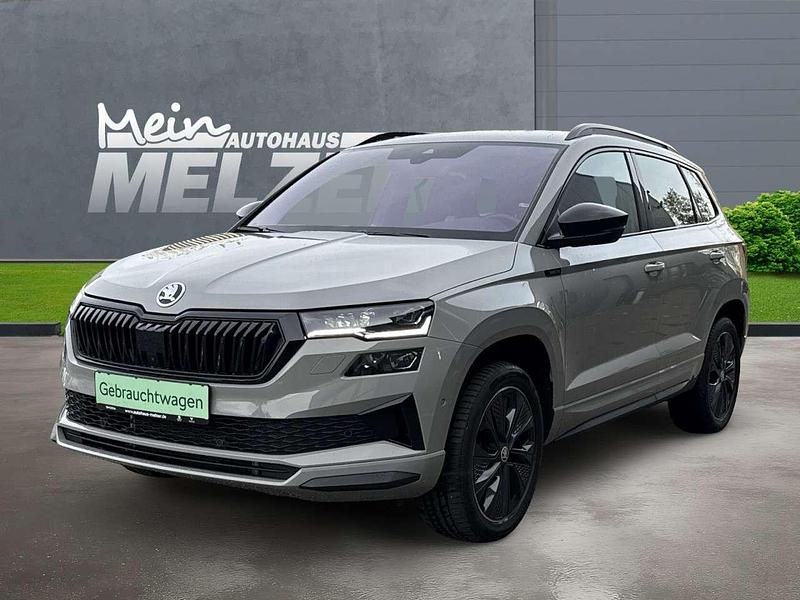 Grau Gebraucht 2025 Skoda Karoq SportLine SUV | 34.980 € (Fairer Preis) - Bild 1/4