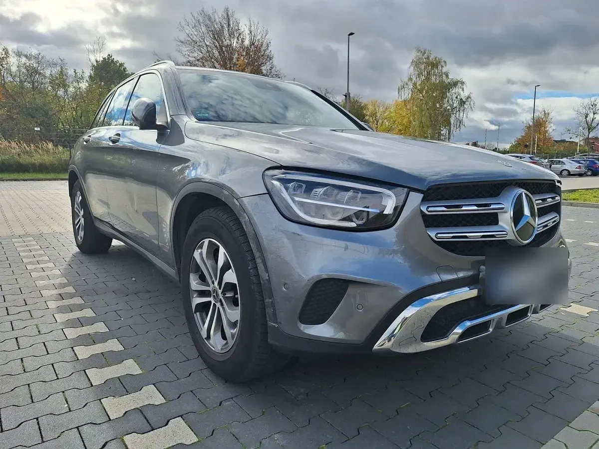 Gebraucht Mercedes GLC220 194 PS (142 kW) 2019 Grau SUV