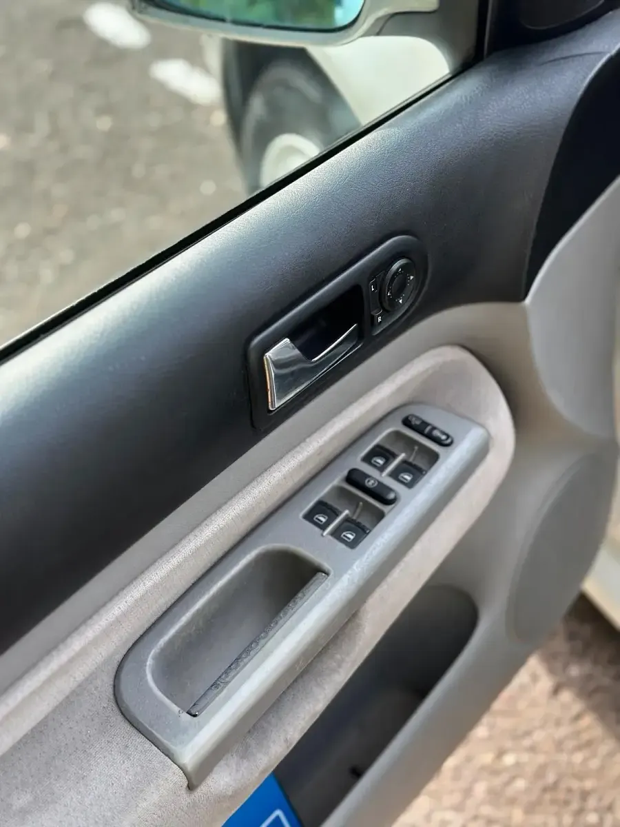Gebraucht VW Golf IV 101 PS (74 kW) 1998 Weiß Kleinwagen