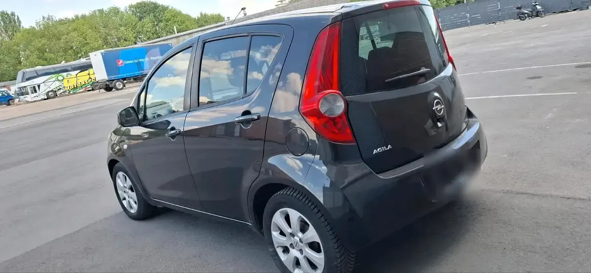 Gebraucht Opel Agila 69 PS (50 kW) 2009 Schwarz Kleinwagen