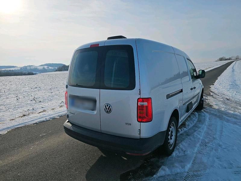 Gebraucht VW Caddy Maxi 102 PS (75 kW) 2017 Andere farben Van / Kleinbus