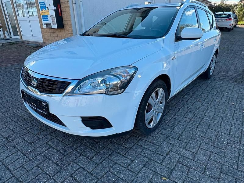 Weiß Gebraucht 2010 Kia Ceed 2 Kombi | 5.500 € (Fairer Preis) - Bild 1/4