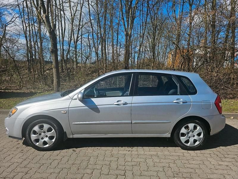 Gebraucht Kia Cerato 102 PS (75 kW) 2005 Grau Limousine