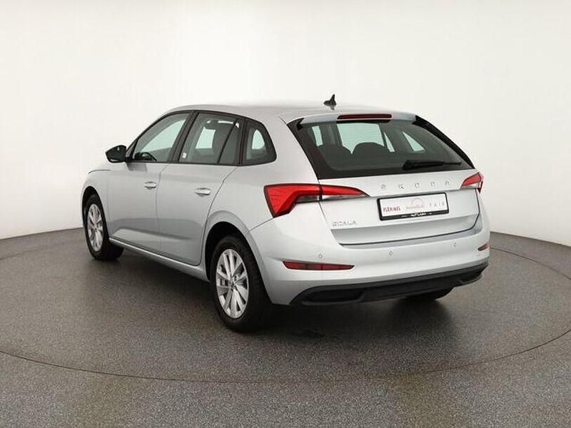 Gebraucht Skoda Scala 110 PS (80 kW) 2023 Silber Kleinwagen