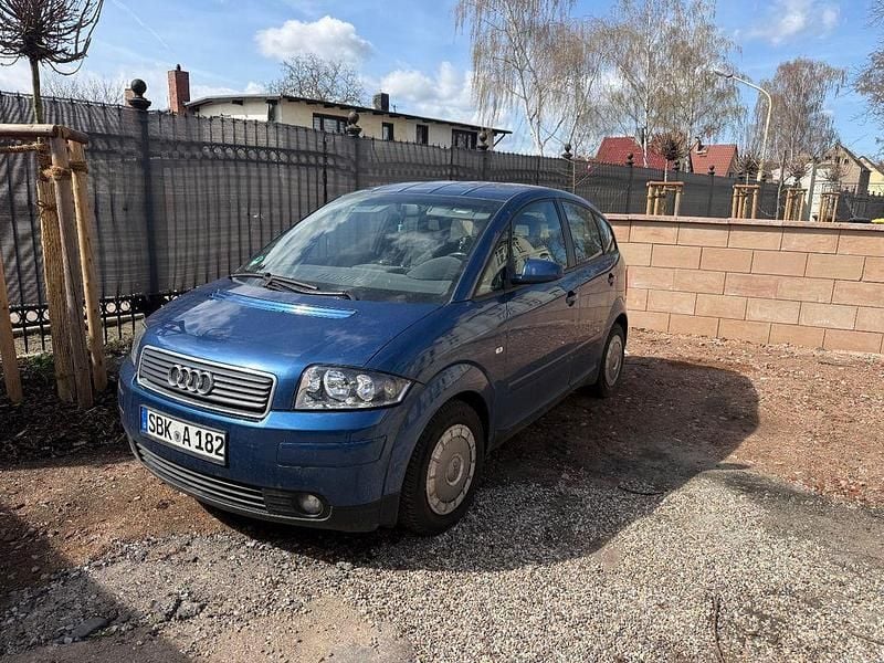 Gebraucht Audi A2 61 PS (44 kW) 2003 Blau Kleinwagen