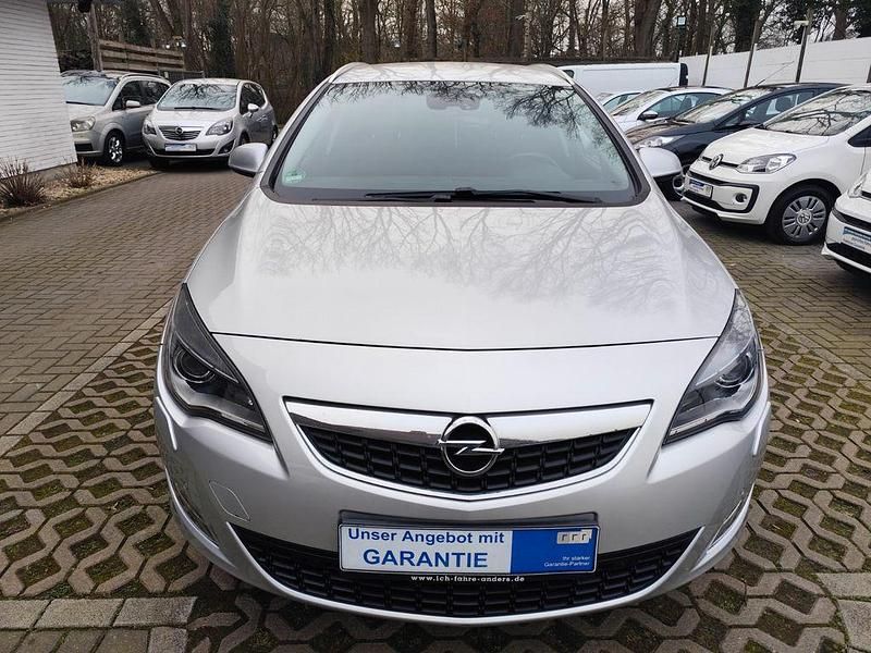 Gebraucht Opel Astra Innovation 125 PS (91 kW) 2011 Silber Kombi
