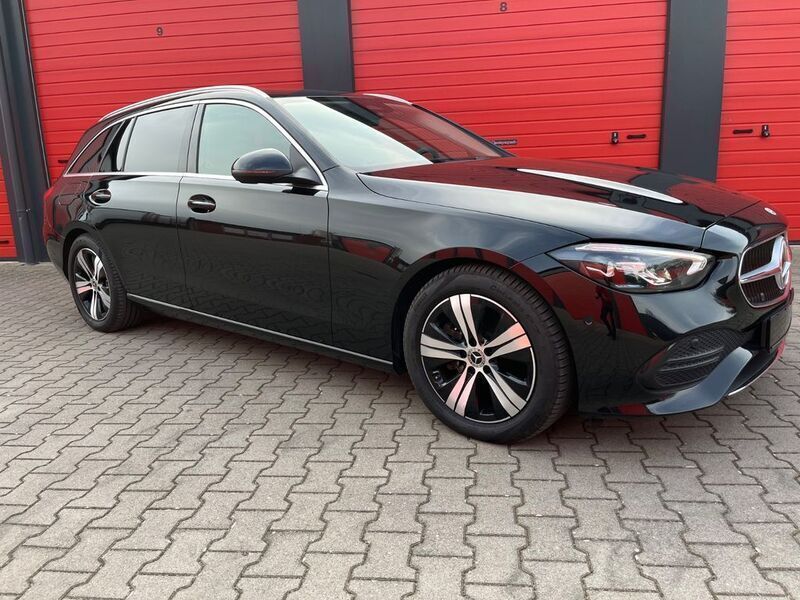 Schwarz Gebraucht 2023 Mercedes C220 Avantgarde Limousine | 30.900 € (Superpreis) - Bild 1/4