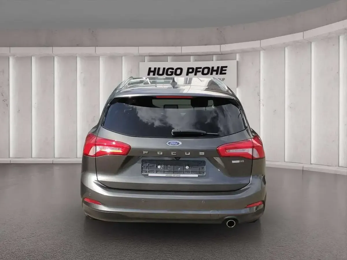 Gebraucht Ford Focus Cool & Connect 125 PS (91 kW) 2022 Grau Limousine