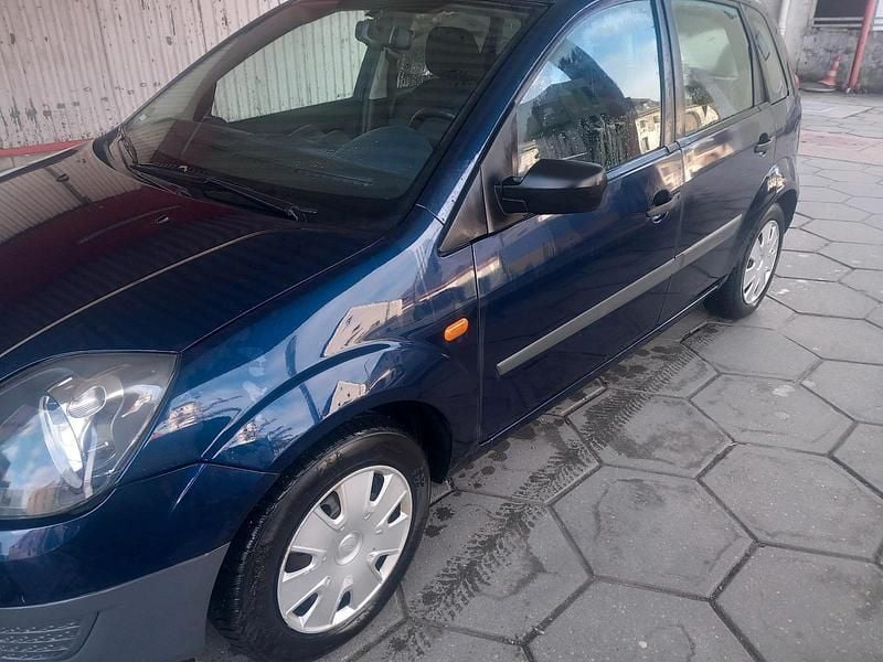 Gebraucht Ford Fiesta 85 PS (62 kW) 2006 Blau Kleinwagen
