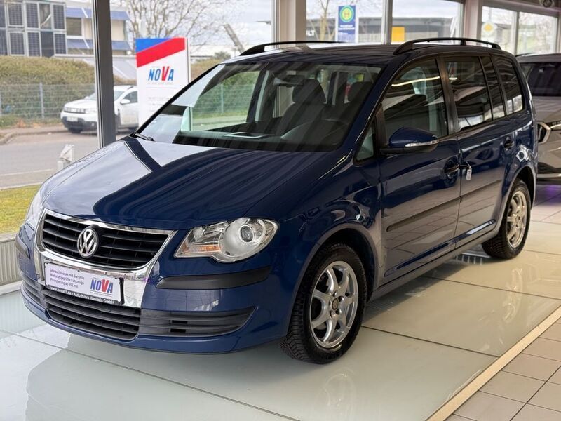 Blau Gebraucht 2010 VW Touran S Van / Kleinbus | 5.290 € (Superpreis) - Bild 1/4