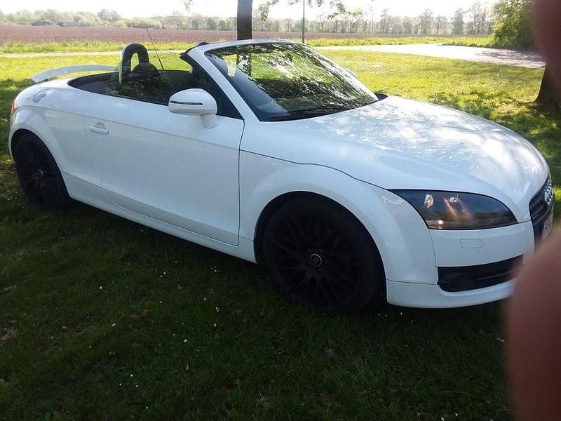 Weiß Gebraucht 2011 Audi TT Roadster Sport Cabrio | 9.999 € (Guter Preis) - Bild 1/4