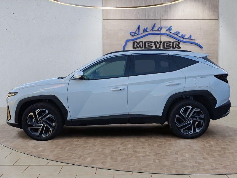 Neu Hyundai Tucson 215 PS (158 kW) 2025 Atlas white SUV
