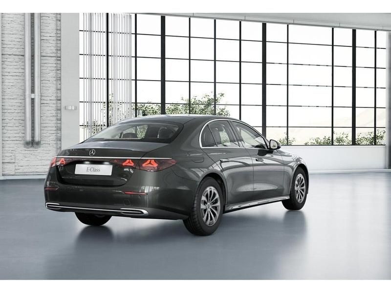 Gebraucht Mercedes E220 Avantgarde 197 PS (144 kW) 2024 Grau graphitgrau metallic Limousine