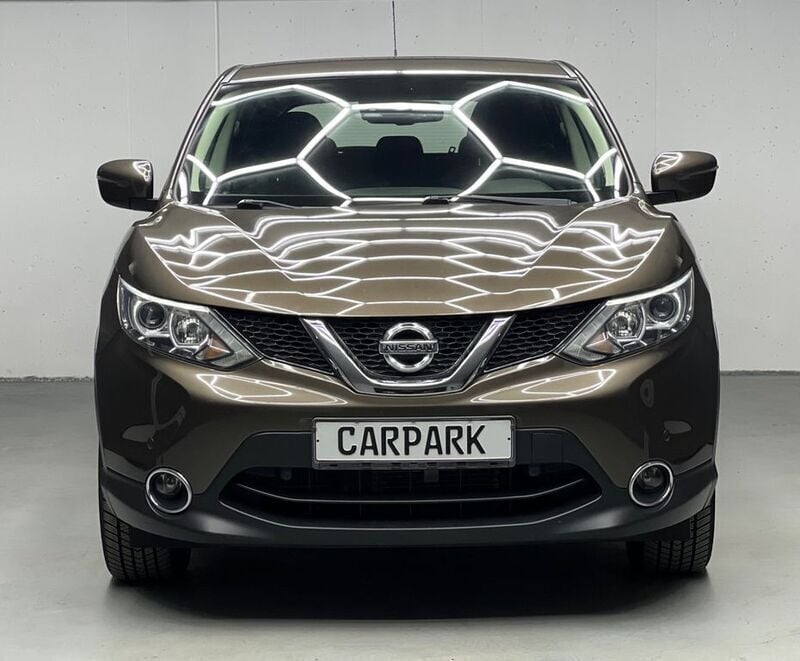 Braun Gebraucht 2017 Nissan Qashqai Visia SUV | 14.990 € (Fairer Preis) - Bild 1/4