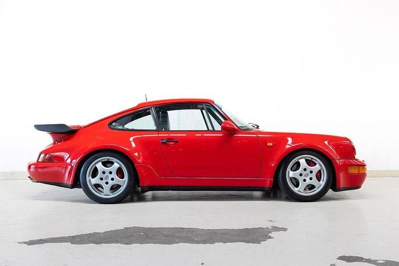 Begagnad Porsche 964 320 HK (235 kW) 1992 Röd