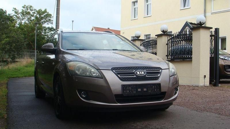 Second-hand Kia Ceed EX 116 CP (85 kW) 2008 Gri Hatchback