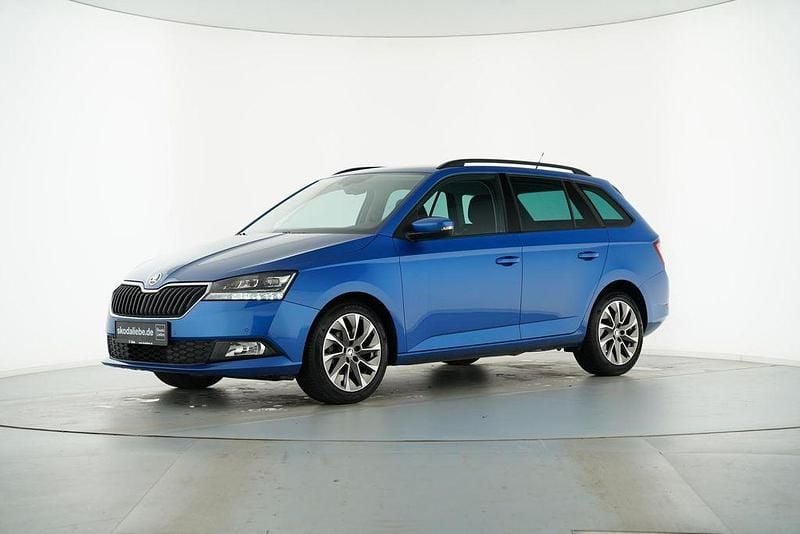 Raceblau metallic Gebraucht 2022 Skoda Fabia Best of Kombi | 15.889 € (Guter Preis) - Bild 1/4