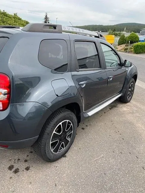 Gebraucht Dacia Duster Black Shadow 109 PS (80 kW) 2017 Grau SUV