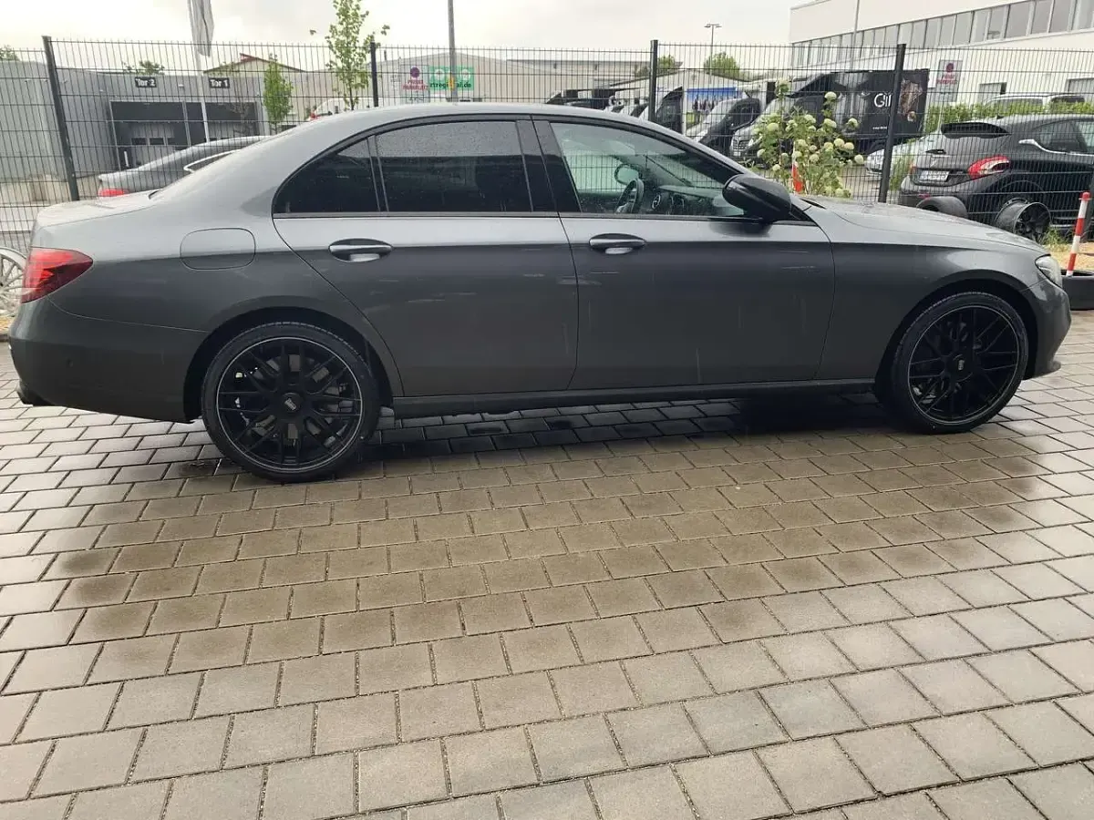 Gebraucht Mercedes E450 Avantgarde 367 PS (269 kW) 2019 Limousine