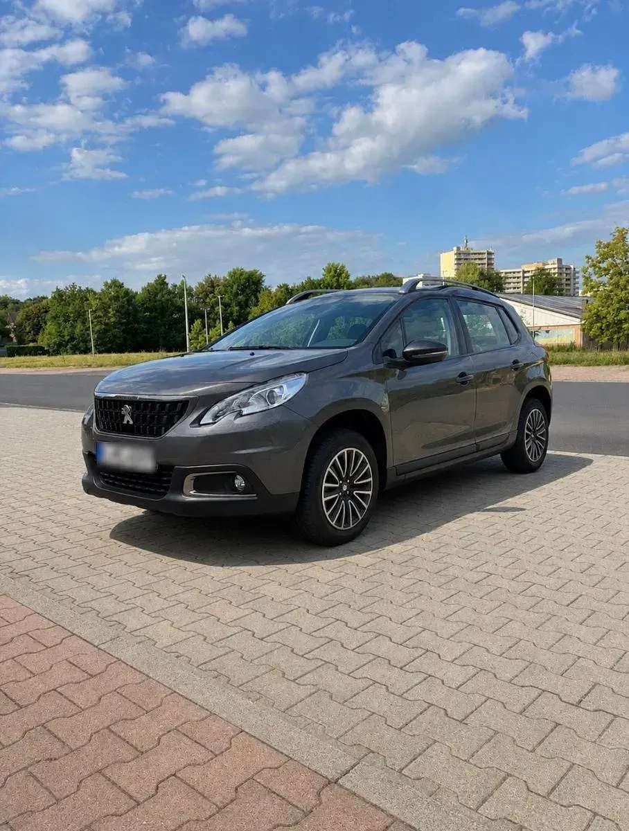 Gebraucht Peugeot 2008 Allure 110 PS (80 kW) 2017 Grau SUV