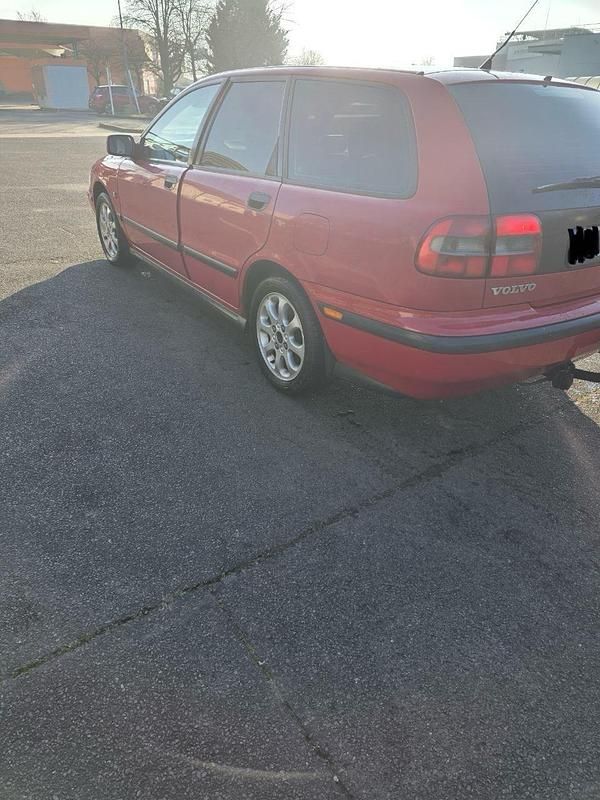Gebraucht Volvo V40 122 PS (89 kW) 1999 Rot Kombi