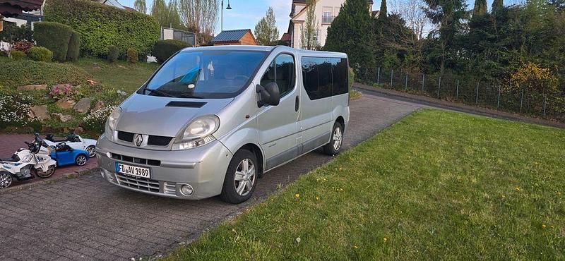 Używany Opel Vivaro 101 KM (74 kW) 2006 Srebrny Minivan