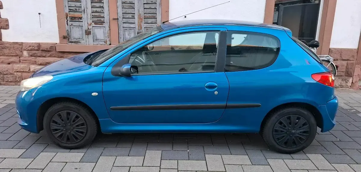 Gebraucht Peugeot 206+ 60 PS (44 kW) 2009 Blau Kleinwagen