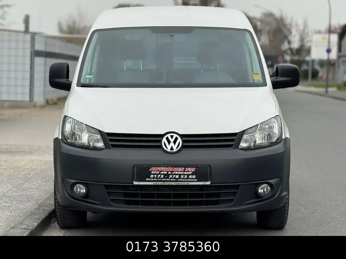 Używany VW Caddy 109 KM (80 kW) 2011 Biały Minivan